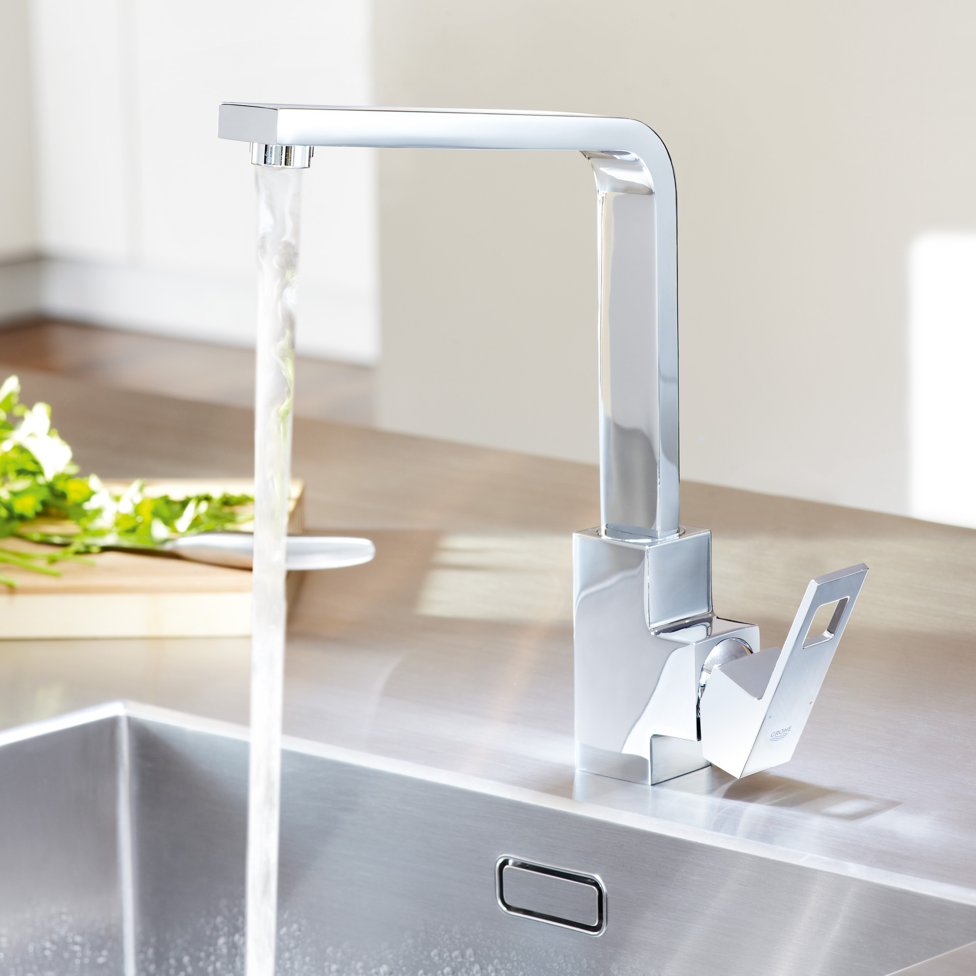 Немецкие смесители для кухни. Grohe 31255000. 31255000 Грое. Смеситель Грое 23135000. Смеситель Grohe Eurocube.