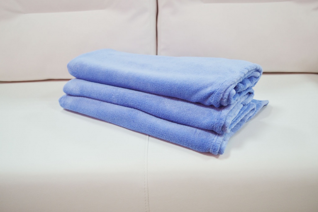 Pled-flisovyj-Coral-Fleece-180x200-sm.-Guten-Morgen-PK-180-200-Nebesnyj-3
